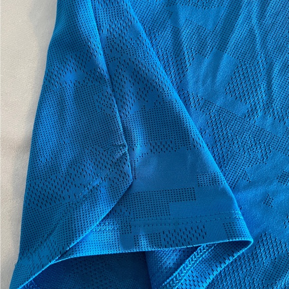 Under Armour Heatgear Loose Fit Shirt Mens Small Blue Camoufle Short Sleeve Logo - Picture 5 of 8